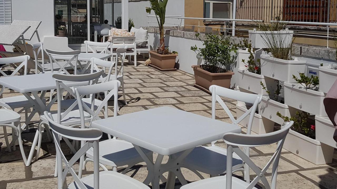 Ilice B&B Lecce Bagian luar foto