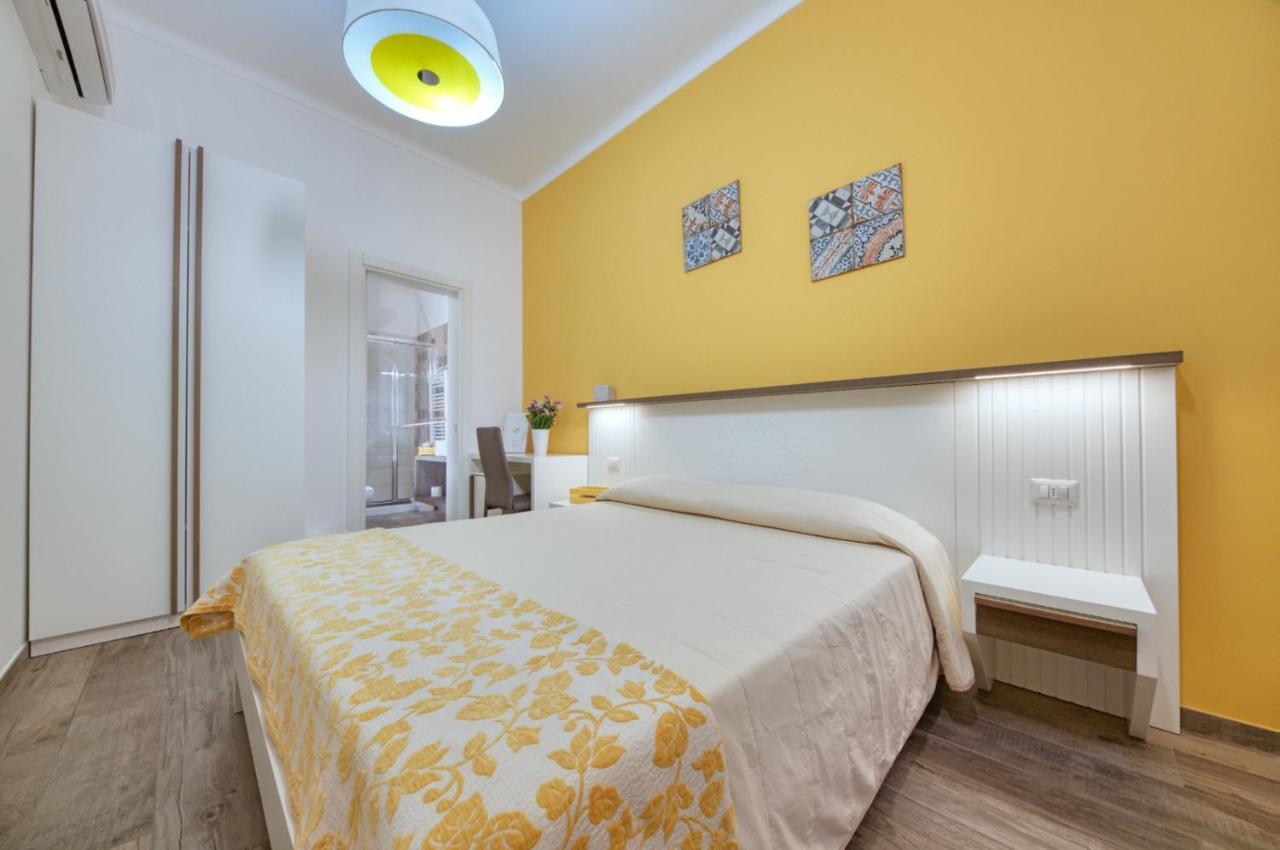 Ilice B&B Lecce Bagian luar foto