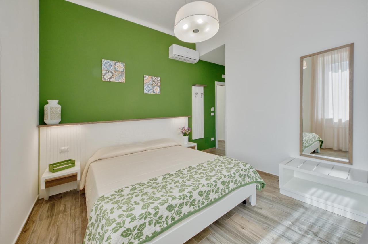 Ilice B&B Lecce Bagian luar foto