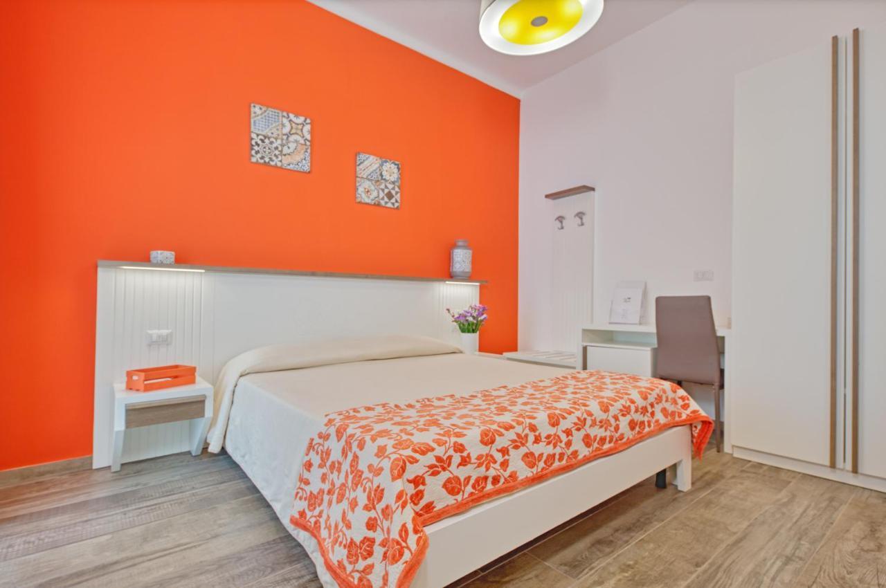 Ilice B&B Lecce Bagian luar foto